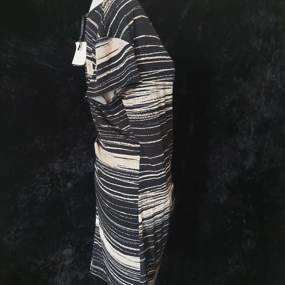 Onset Short Sleeve Black Cream Striped Wrap Dress Size Large NWT - Picture 2 of 5